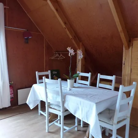 Avec Animaux Admis, Vue Sur Carrieres - Fr-1-489-141 * Le Vernet (Allier)
