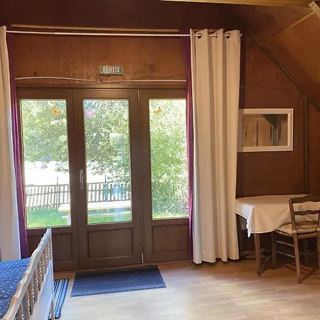 Дом отдыха Avec Animaux Admis, Vue Sur Carrieres - Fr-1-489-141 Le Vernet (Allier)