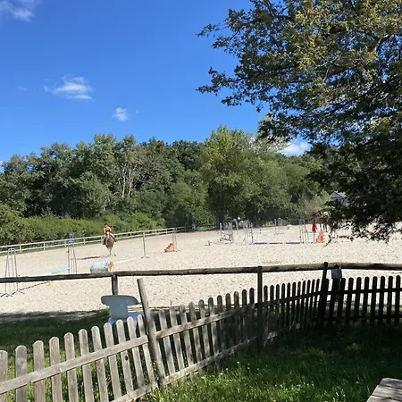 Дом отдыха Avec Animaux Admis, Vue Sur Carrieres - Fr-1-489-141 Le Vernet (Allier)